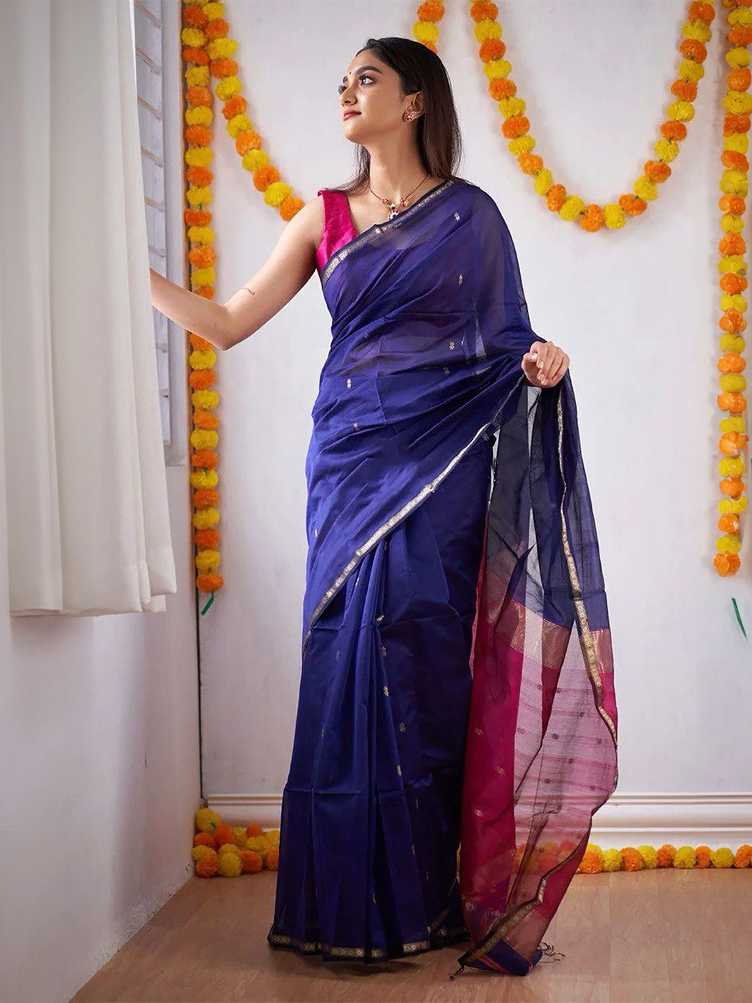 

bigben textile Woven Design Zari Silk Blend Banarasi Saree, Blue