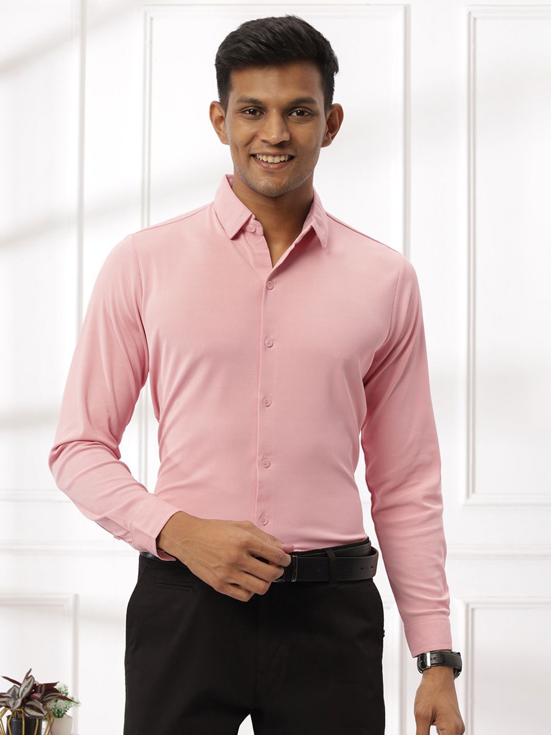 

N AND J Men Slim Fit Spread Collar Solid Casual Shirt, Pink