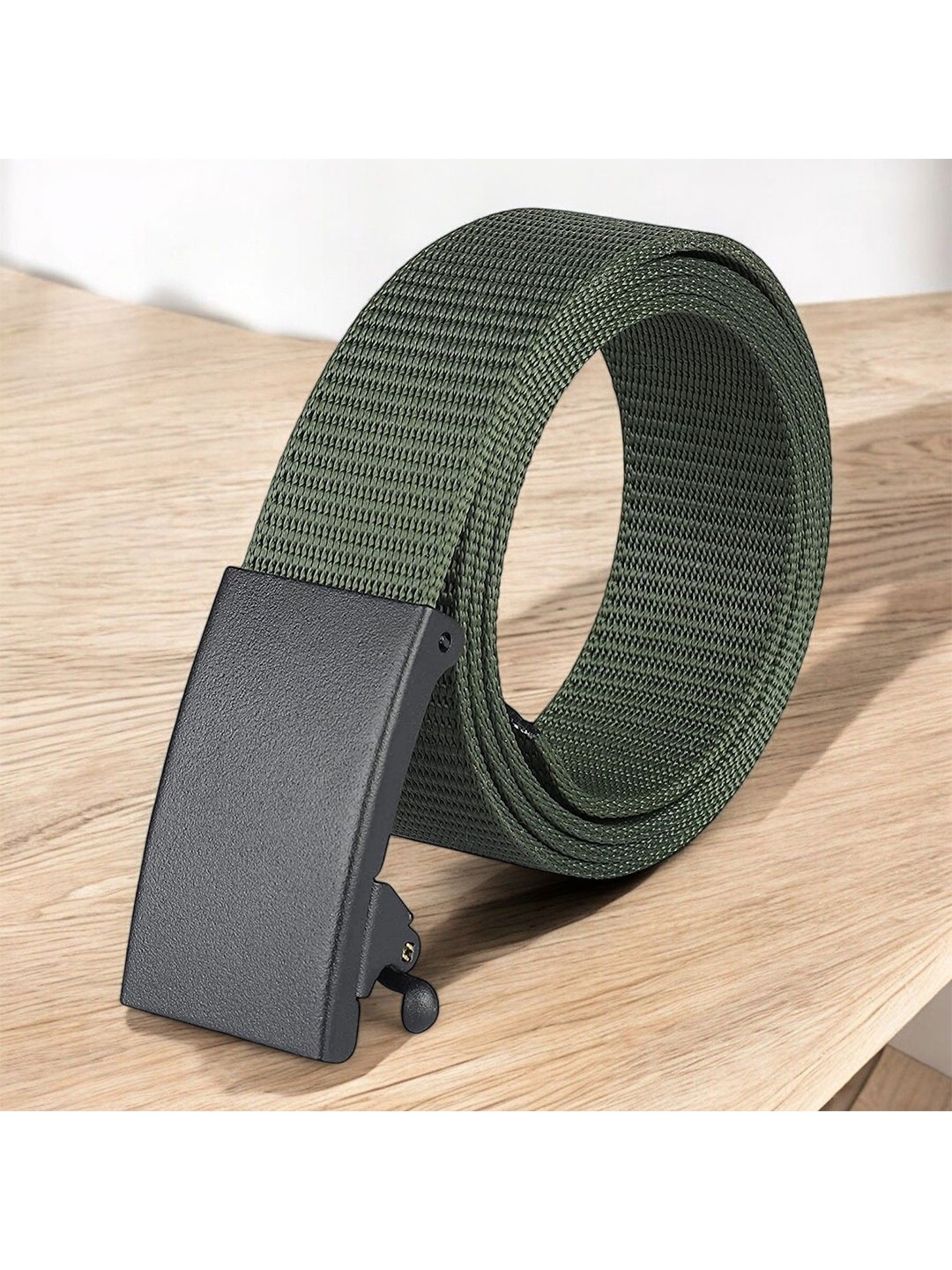 

Metronaut Men Fabric Belt, Green
