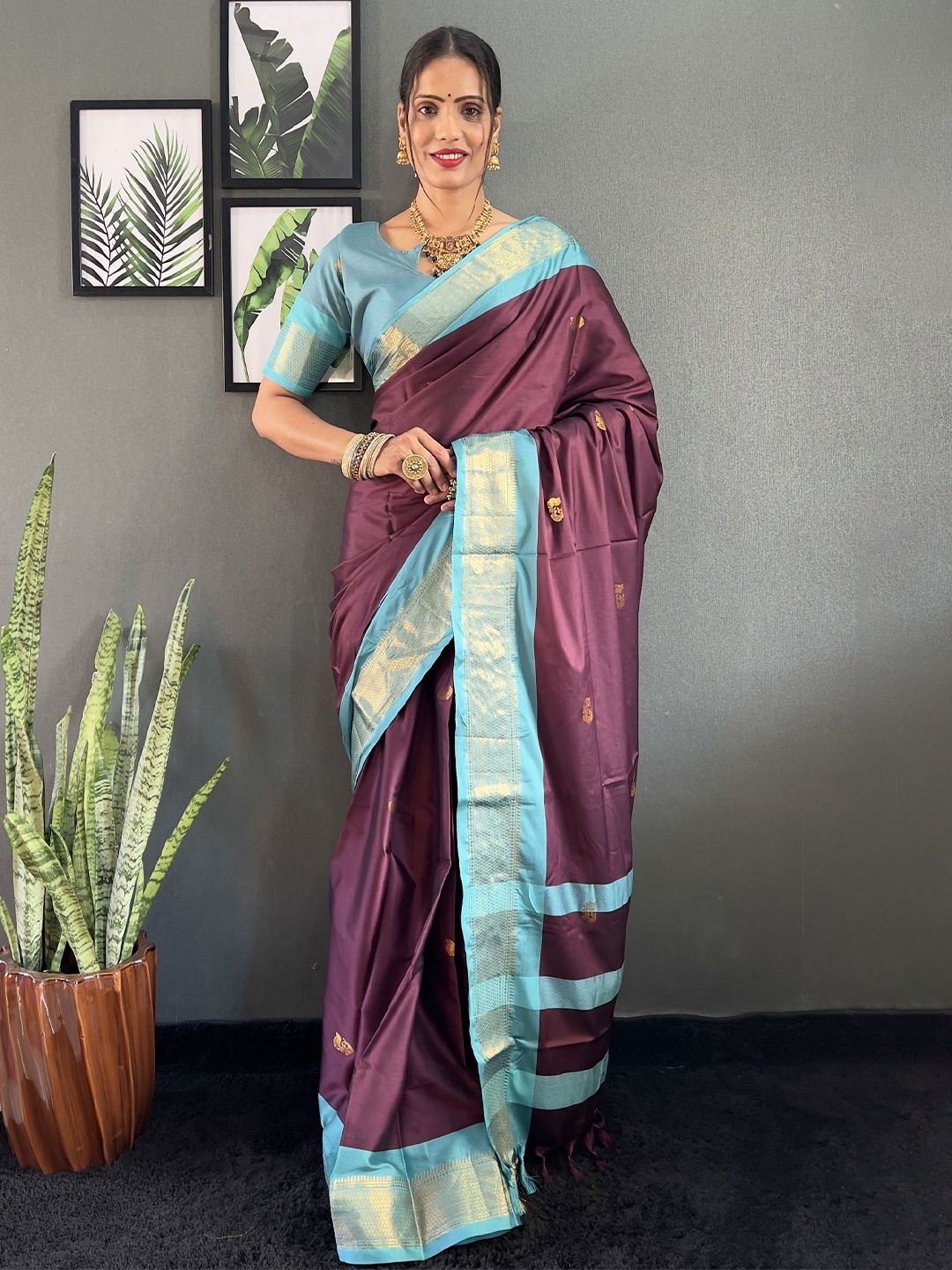 

Aika Ethnic Motifs Woven Design Zari Ready to Wear Kanjeevaram Saree, Purple