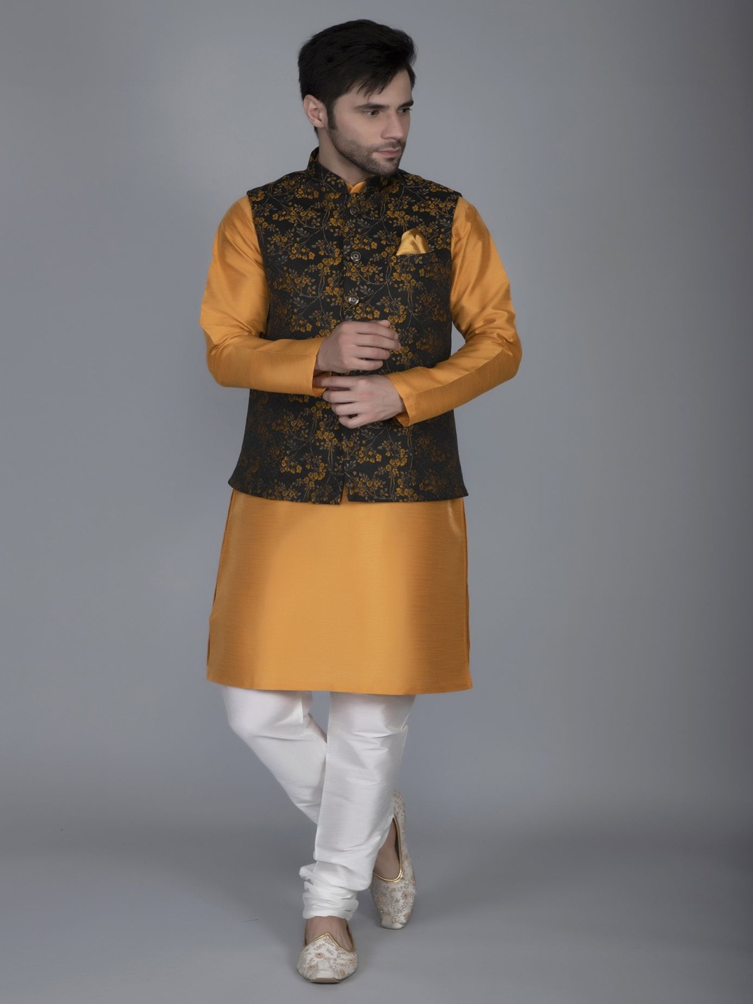 

Ethluxis Men Regular Kurta with Pyjamas, Bronze