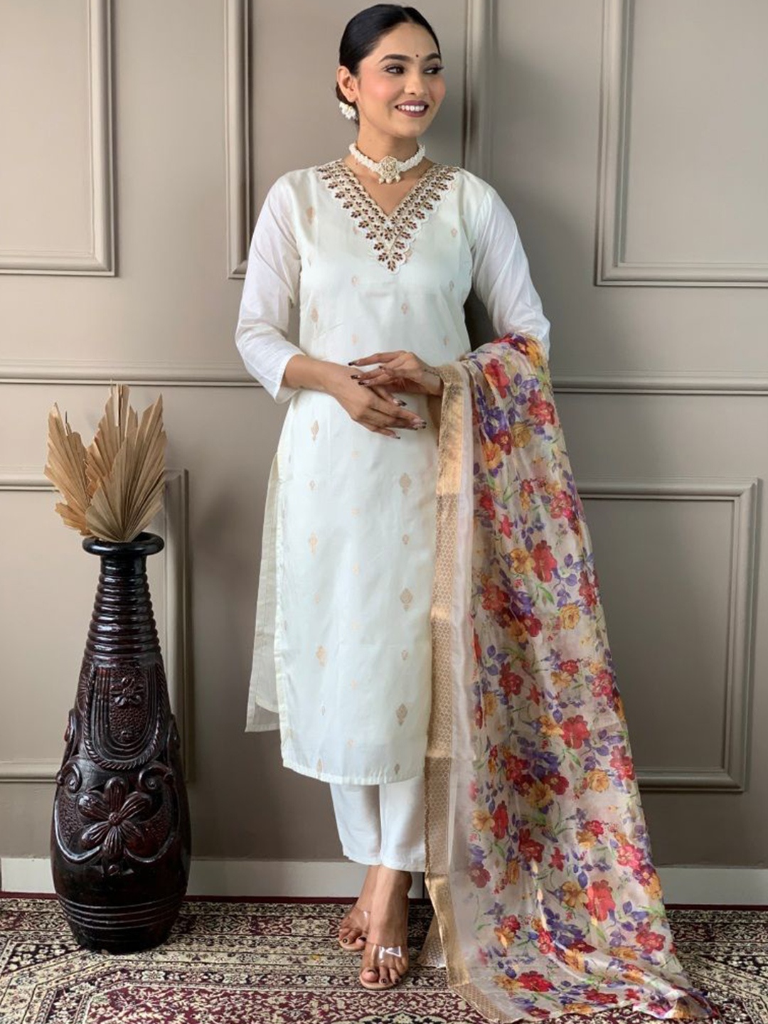 

SHREE KHODAL FASHION Embroidered Kurta & Dupatta With Trousers Set, White