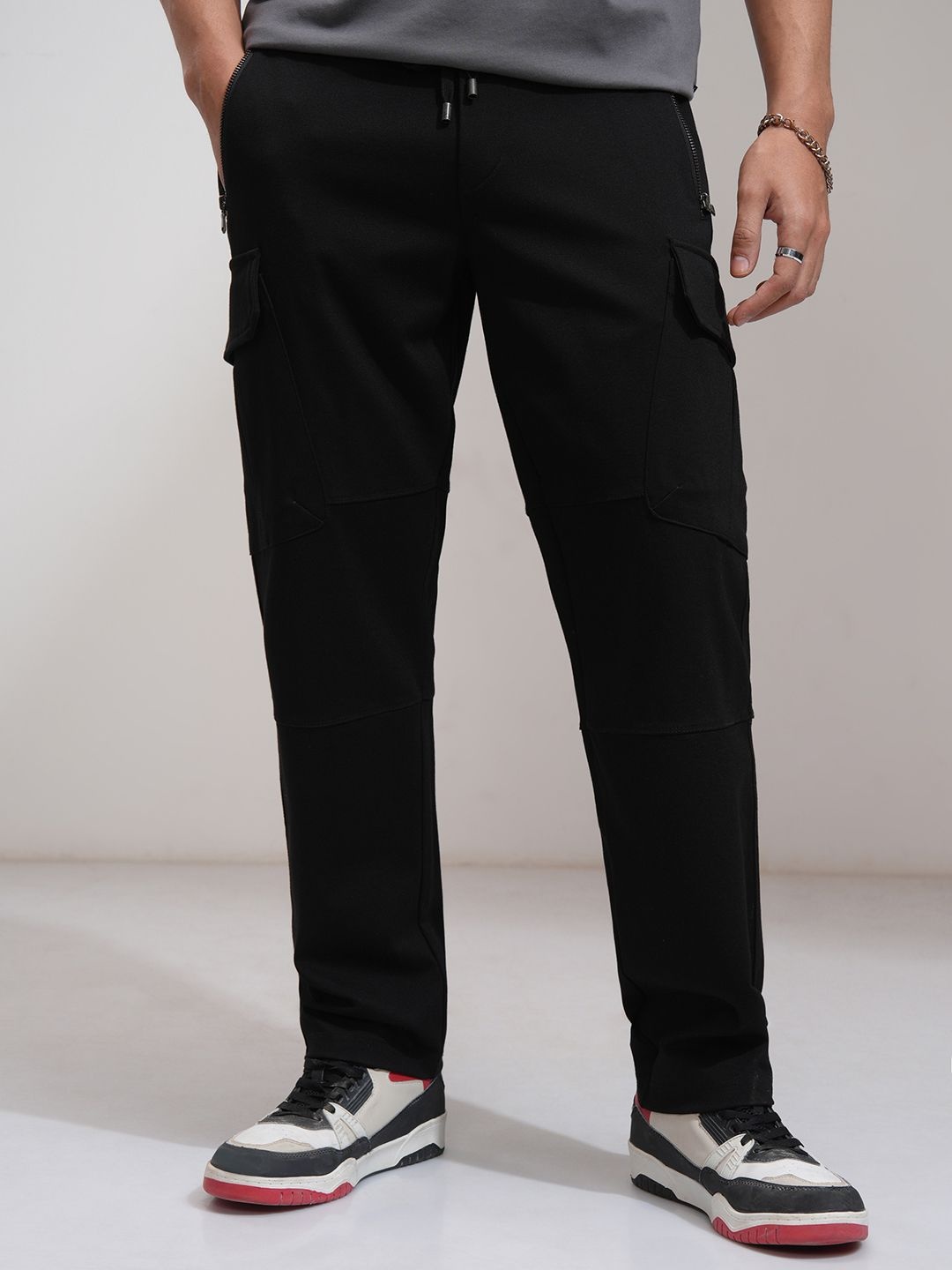 

HIGHLANDER Men Cut Sew Relaxed Fit Cargo Trouser, Black