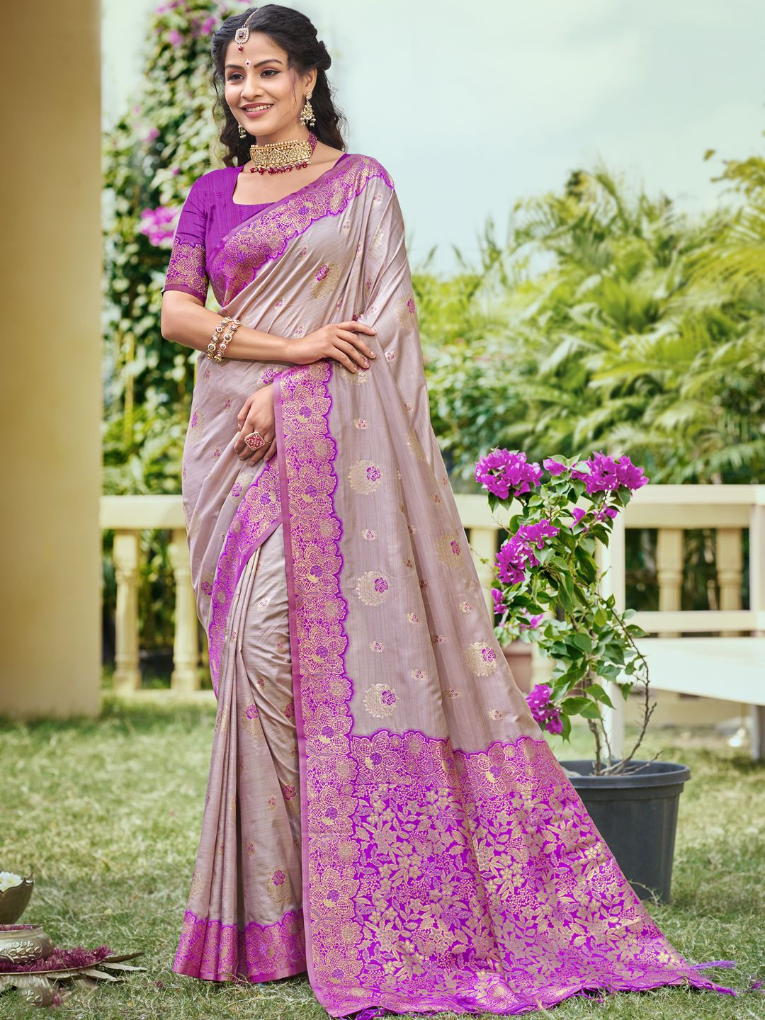 

SANGAM PRINTS Woven Design Zari Banarasi Saree, Grey