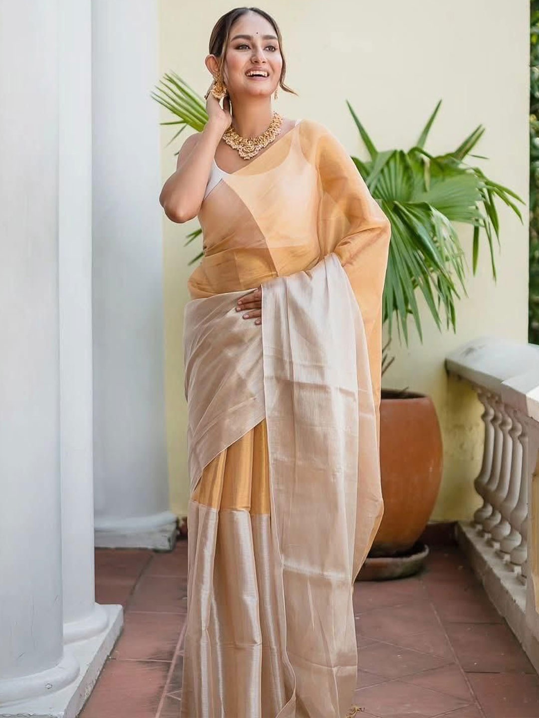 

Ruuprekha Tissue Tussar Saree, Cream