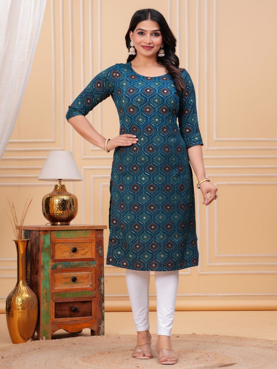 

UNISETS Floral Printed Thread Work Straight Kurta, Teal