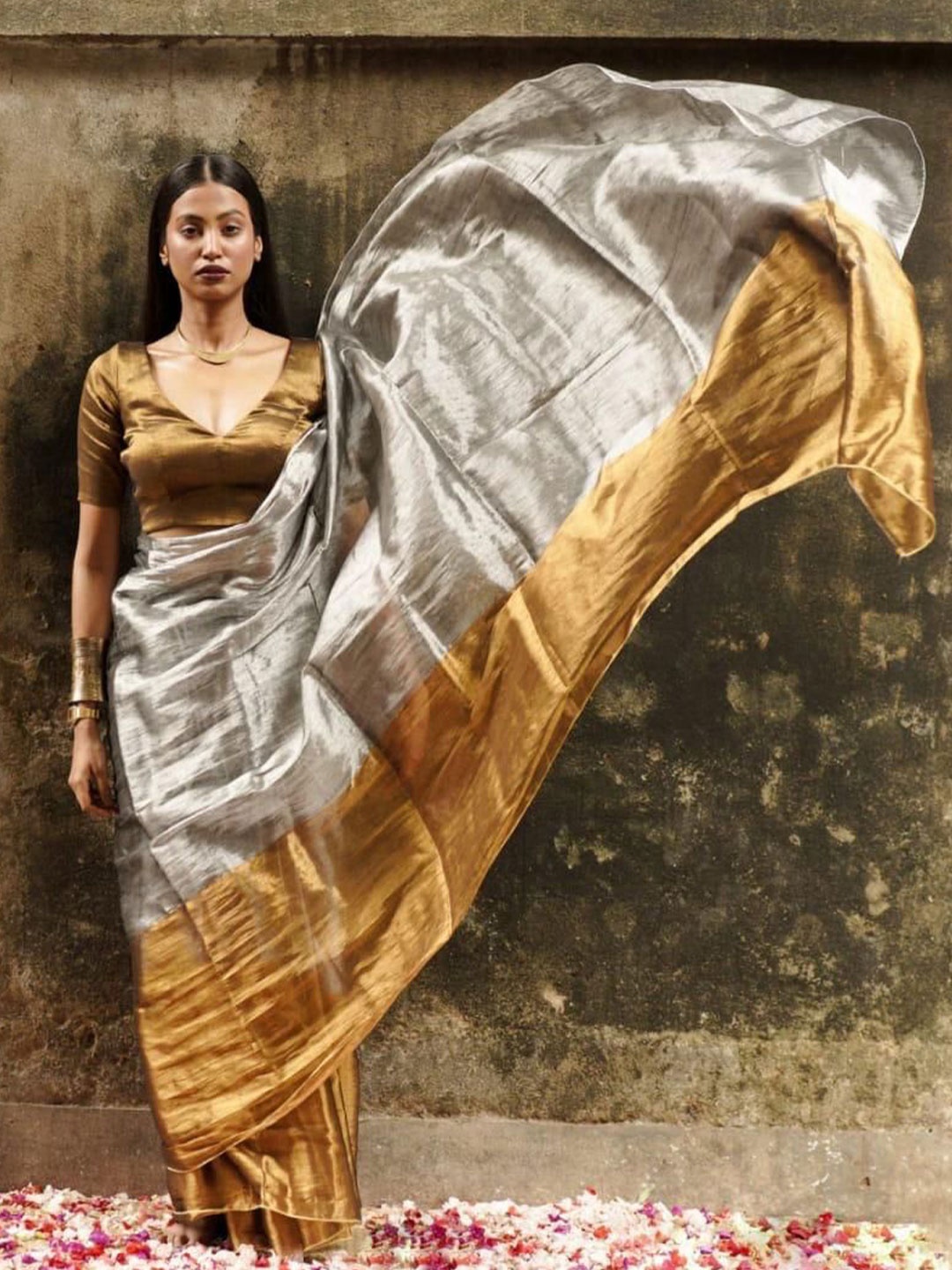 

Ruuprekha Colourblokced Tussar Saree with Stitched Blouse, Silver