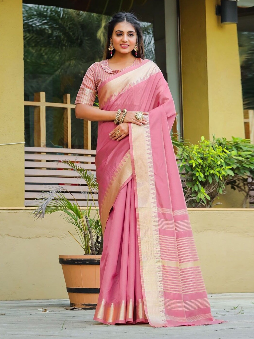 

THE WOMEN DECOR Zari Woven Design Maheshwari Saree, Pink