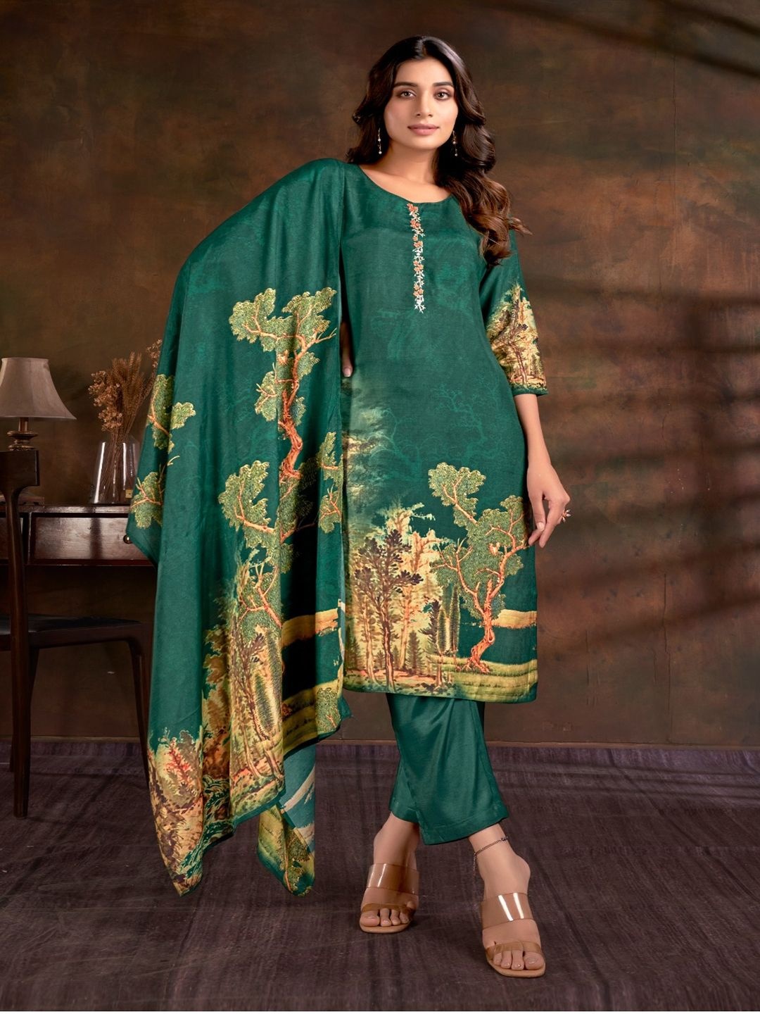 

Krimmple Women Printed Regular Kurta with Trousers & With Dupatta, Green