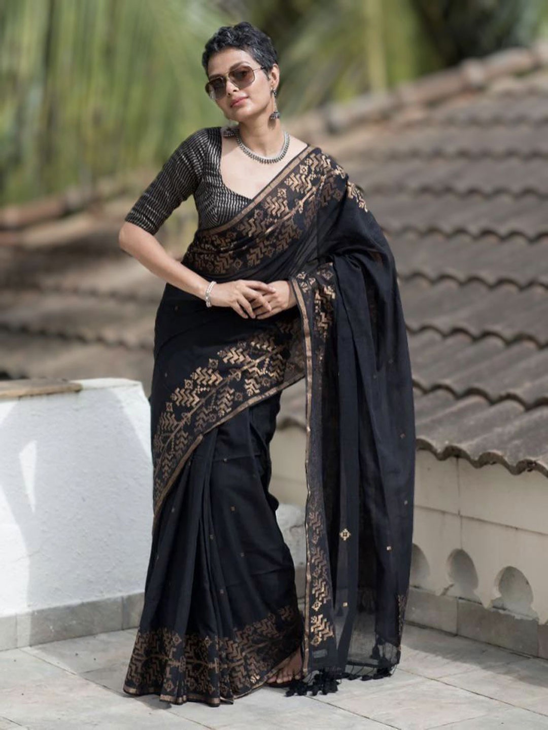 

Ruuprekha Woven Design Zari Pure Cotton Khadi Saree, Black