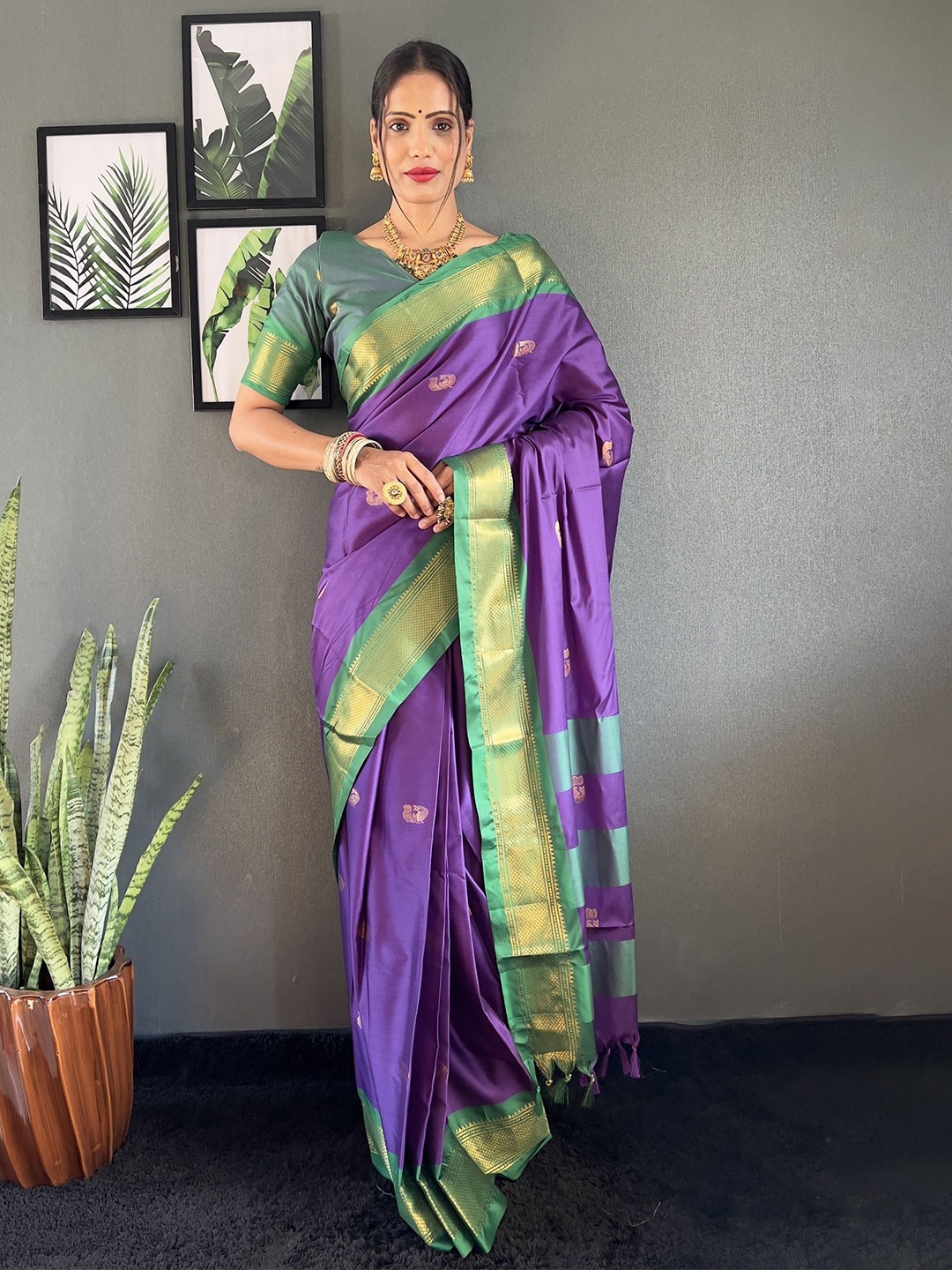 

Aika Ethnic Motifs Zari Silk Cotton Kanjeevaram Saree, Lavender