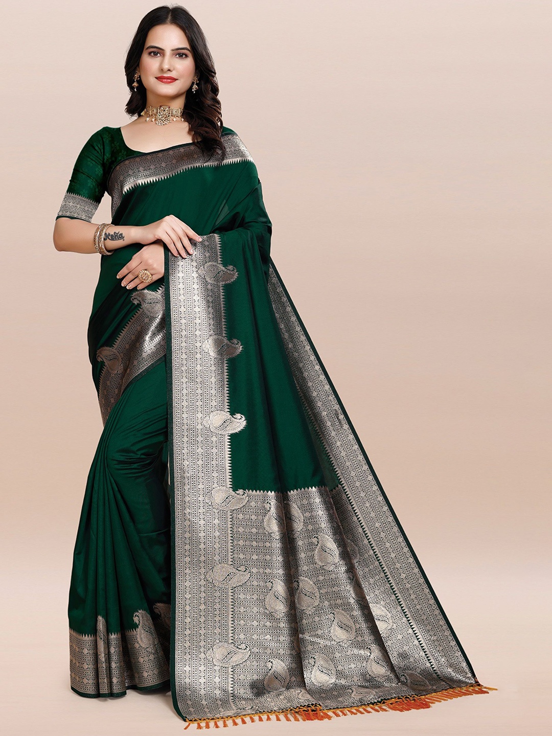 

TORONFRAS Solid Woven Design Zari Banarasi Saree, Green