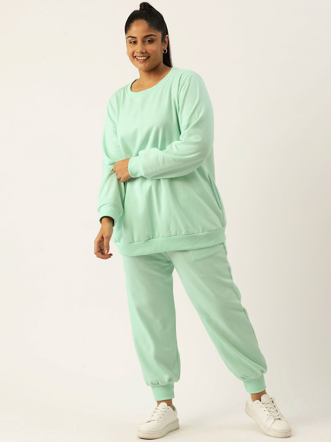 

theRebelinme Round Neck Sweatshirt With Jogger, Sea green