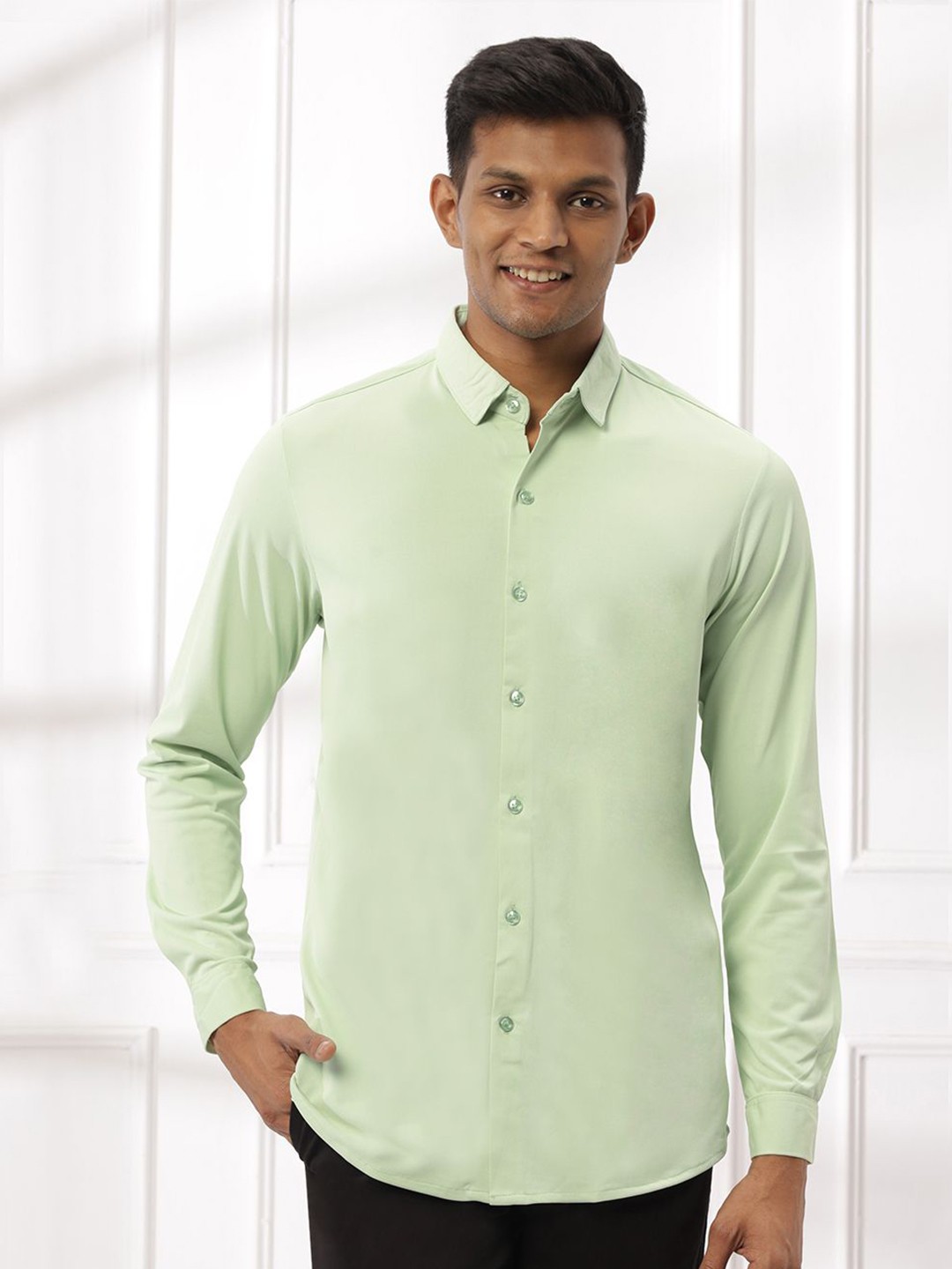 

N AND J Men Spread Collar Solid Slim Fit Casual Shirt, Green