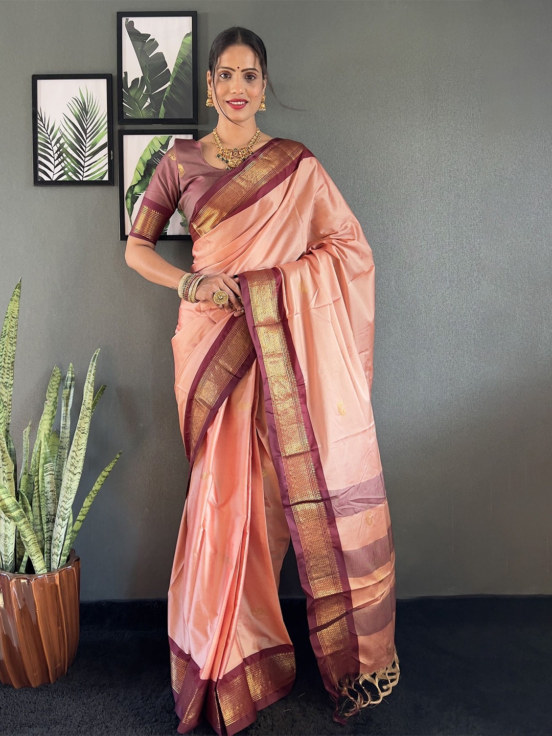 

Aika Zari Silk Cotton Ready to Wear Kanjeevaram Saree, Peach