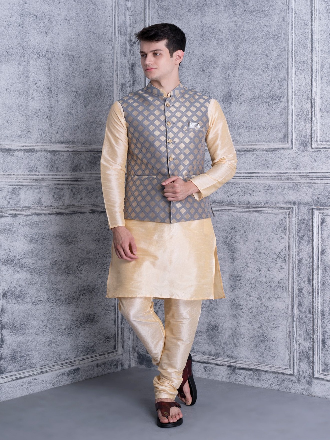 

Ethluxis Men Regular Kurta with Pyjamas, Grey