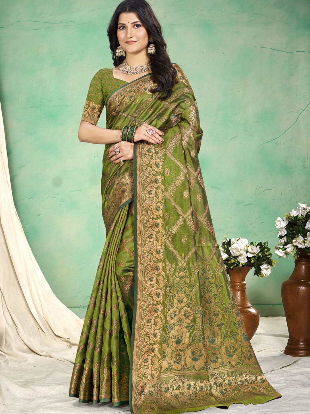 

SANGAM PRINTS Woven Design Zari Silk Blend Tussar Saree, Green