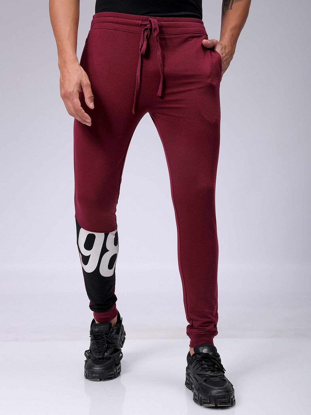 

The Indian Garage Co Men Typography Mid Rise Joggers, Burgundy