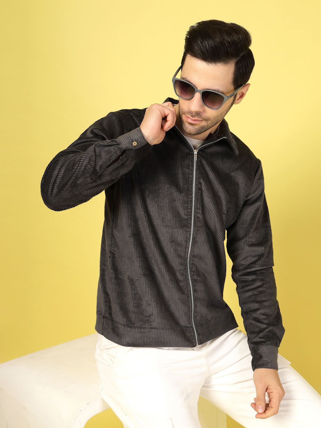 

Rigo Men Spread Collar Solid Corduroy Casual Bomber Jacket, Brown