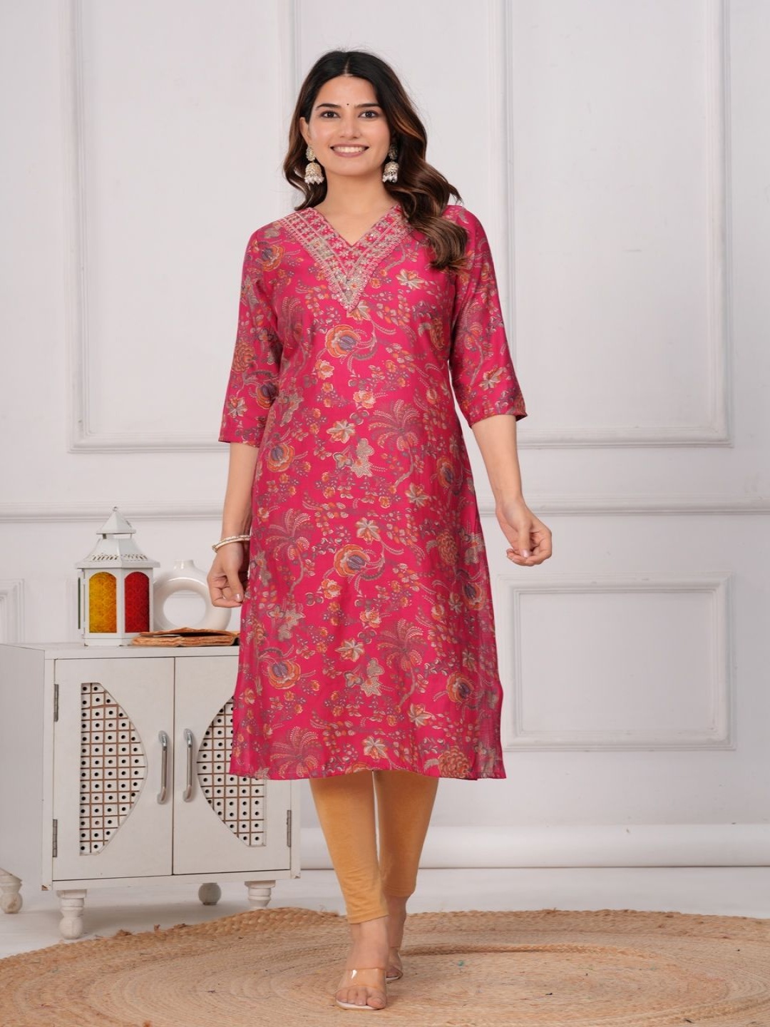 

UNISETS Floral Printed V Neck Sequinned Chanderi Silk Straight Kurta, Rose