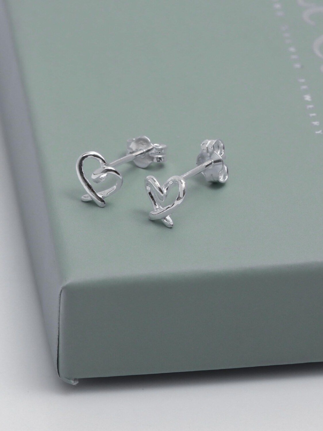 

LeCalla 925 Steling Silver Open Heart Shape Screwback Stud Earrings