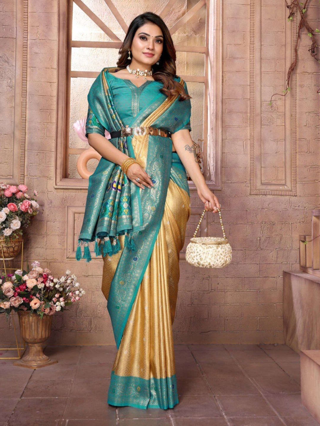 

DEIDAD Woven Design Zari Tissue Banarasi Saree, Yellow