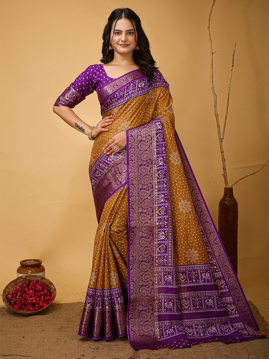 

LeeliPeeri Designer Bandhani Printed Woven Design Zari Saree, Mustard