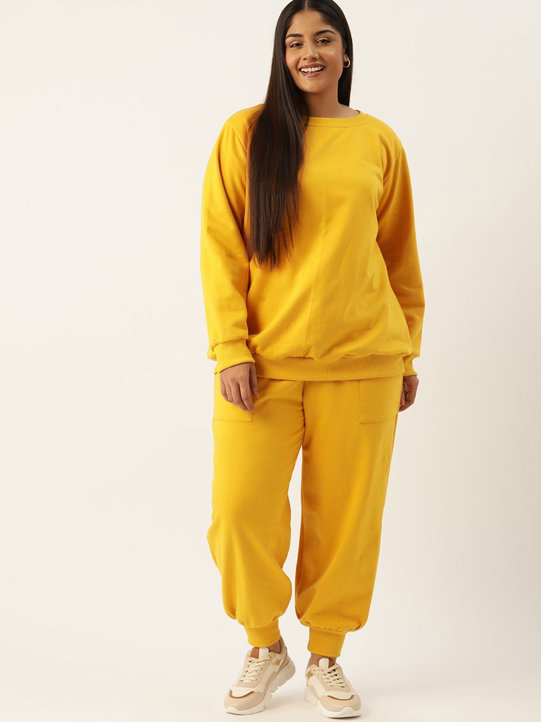 

theRebelinme Round Neck Sweatshirt With Jogger, Yellow