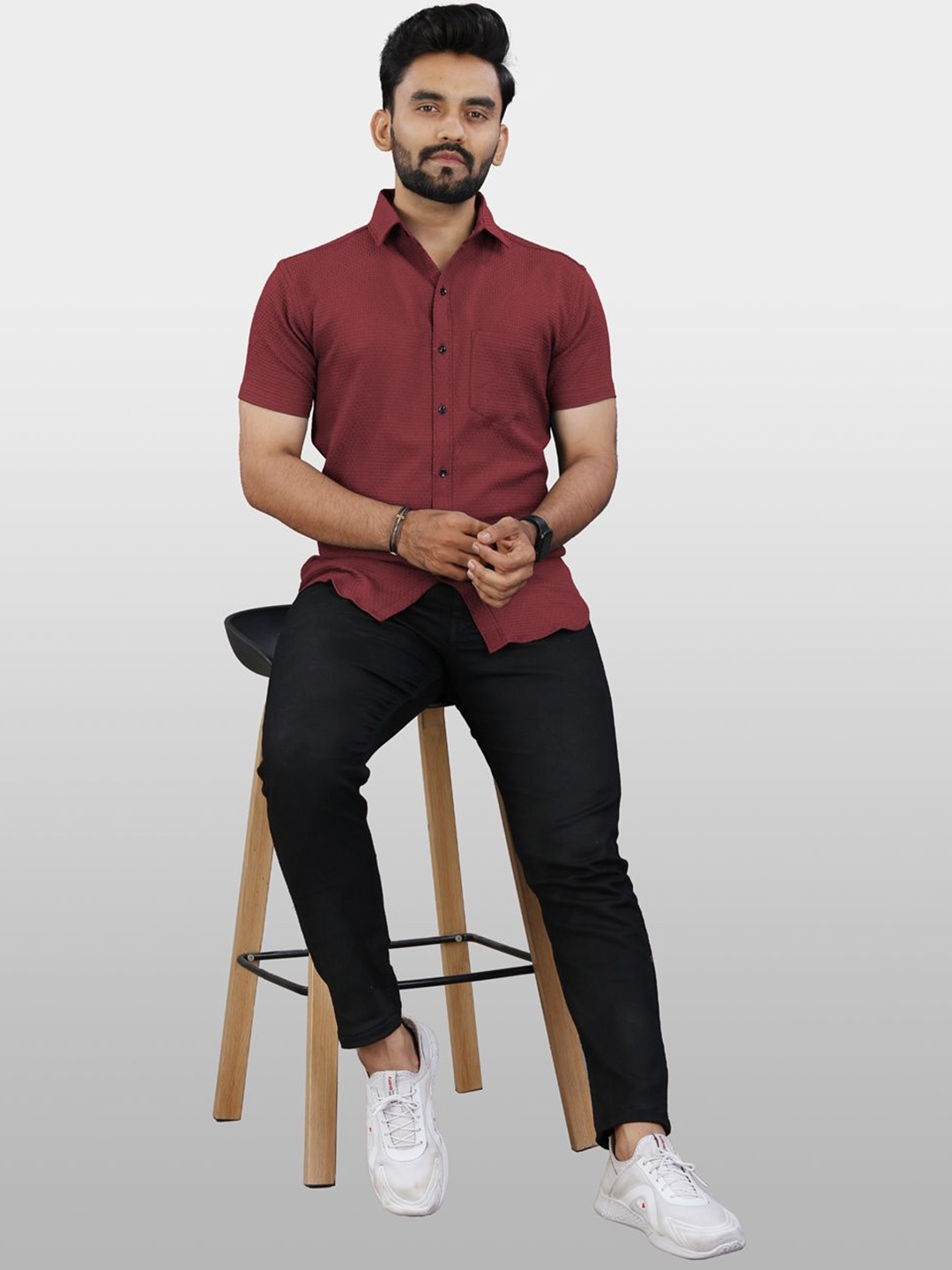 

VeBNoR Men Textured Standard Fit Casual Shirt, Maroon