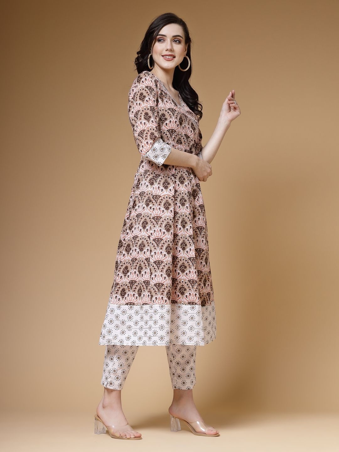 

Indibelle Floral Printed V-Neck Anarkali Kurta, Brown
