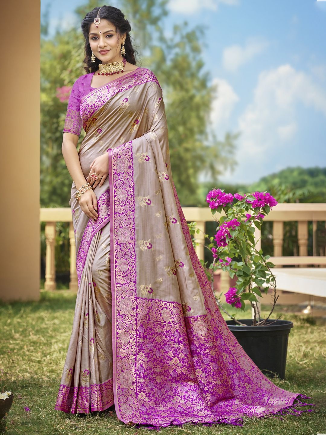

SANGAM PRINTS Floral Printed Zari Banarasi Saree, Grey