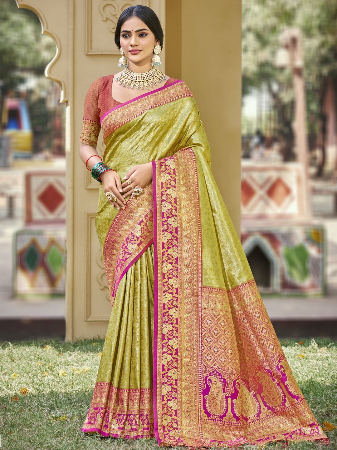 

SANGAM PRINTS Woven Design Floral Zari Banarasi Saree, Olive