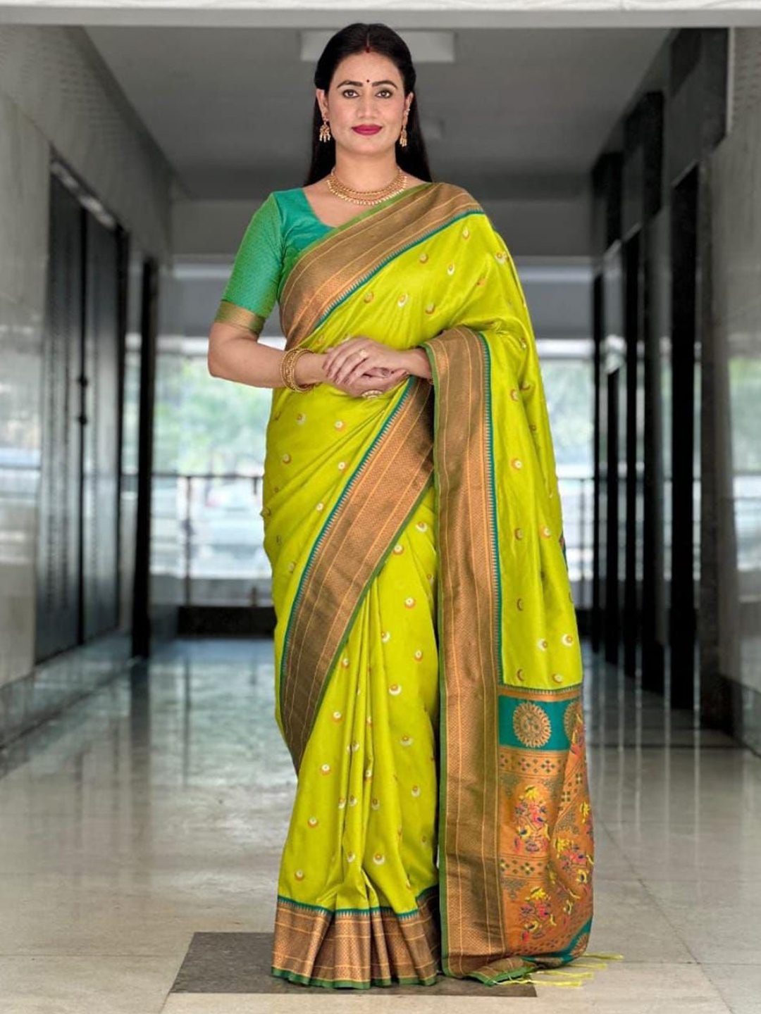 

MANSUBHA Ethnic Motifs Zari Silk Blend Banarasi Saree, Lime green
