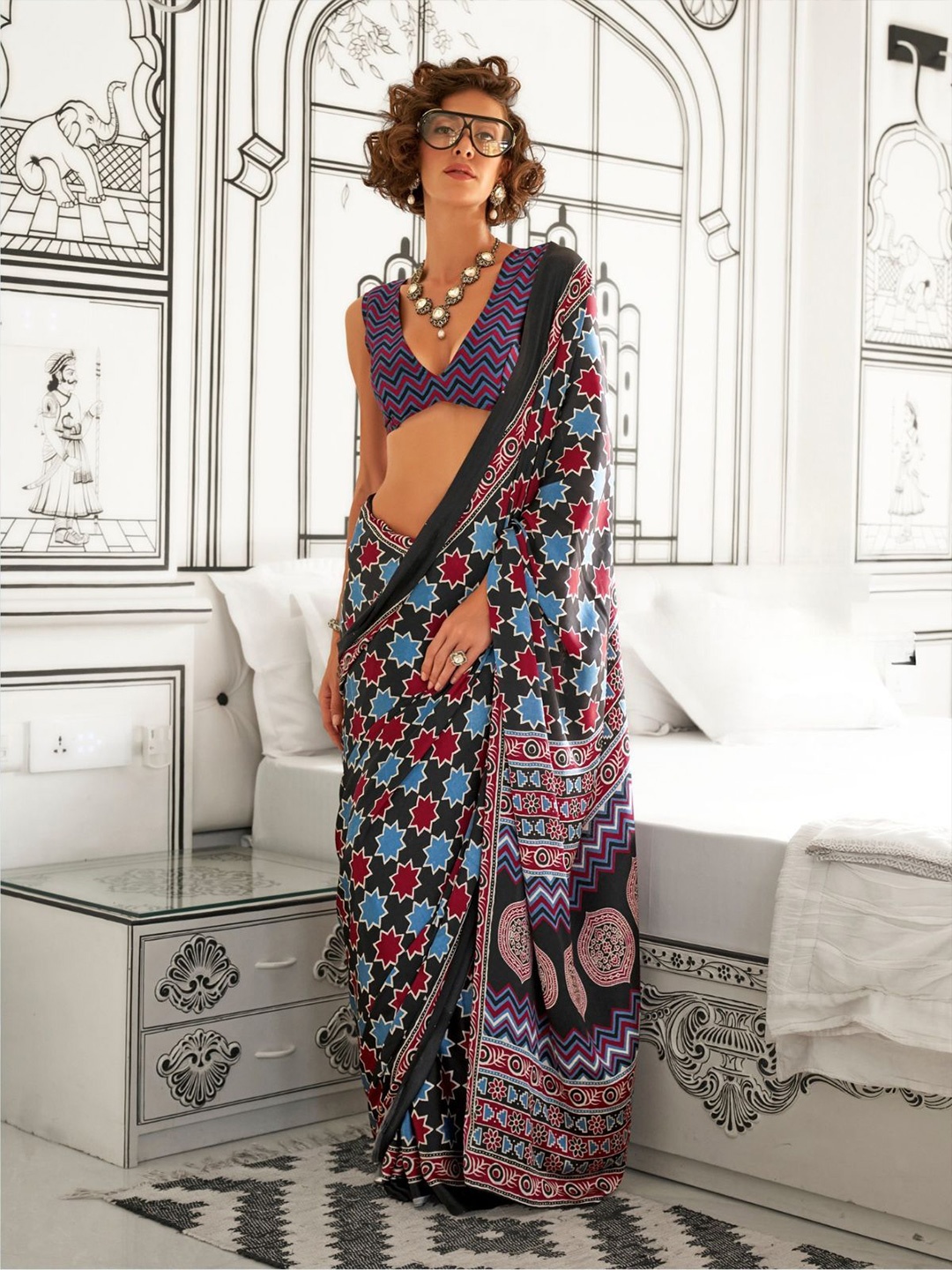 

ODETTE Ethnic Motifs Satin Saree, Black