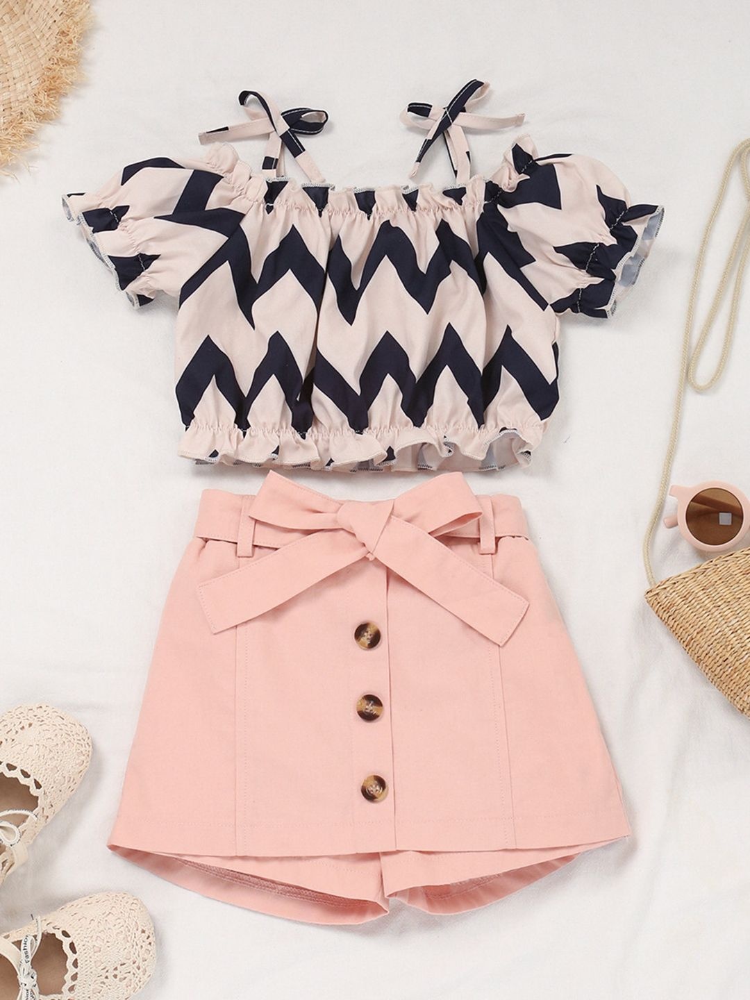 

YK Girls Geometric Printed Shoulder Strap Top With Skorts, Peach