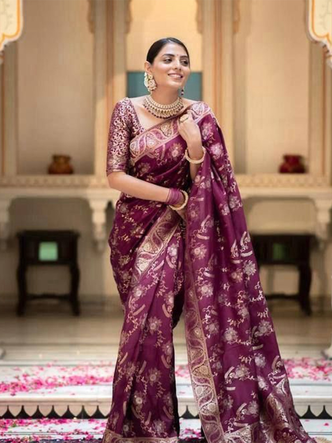 

Anouk Silk Blend Banarasi Saree, Burgundy
