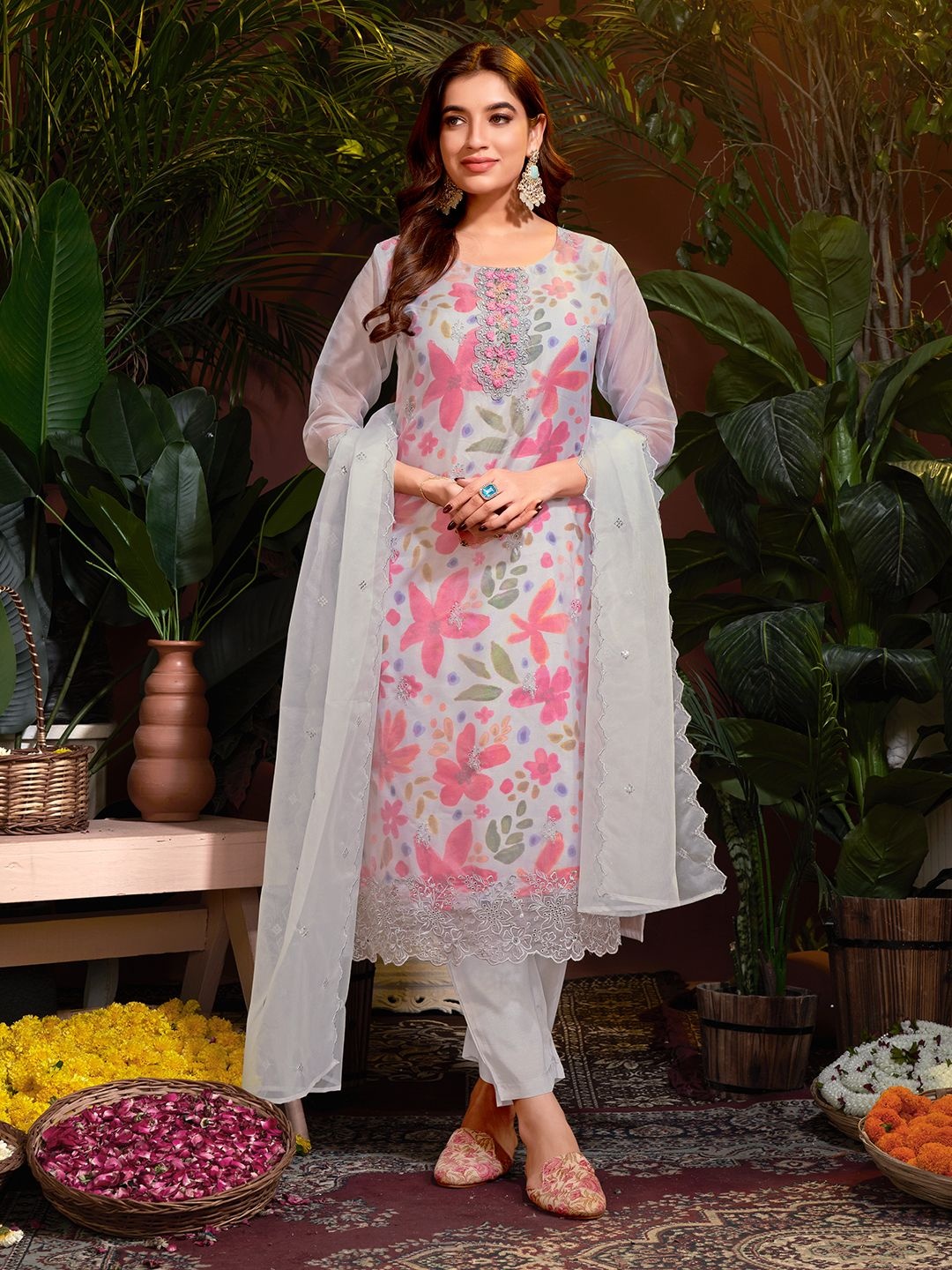 

Krimmple Women Floral Printed Regular Kurta with Pyjamas & With Dupatta, Grey