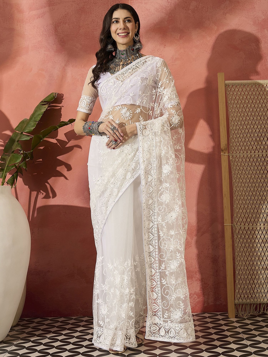 

Sangria Embroidered Saree With Blouse Piece, White