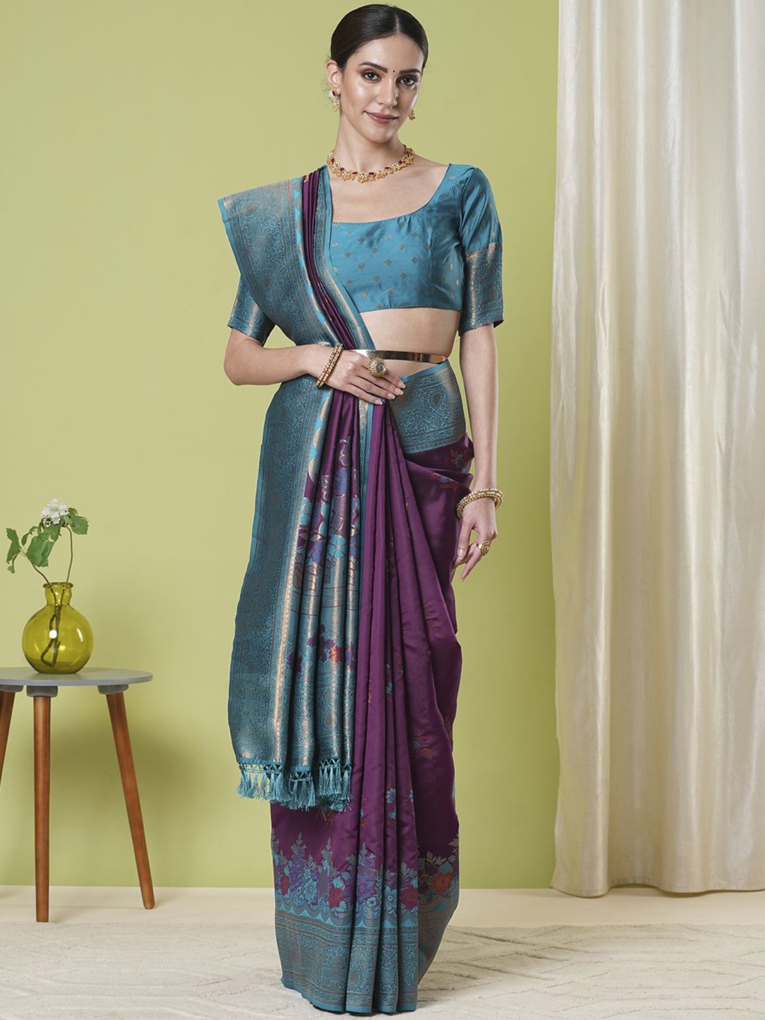 

KAYOMMI Floral Zari Banarasi Saree, Purple