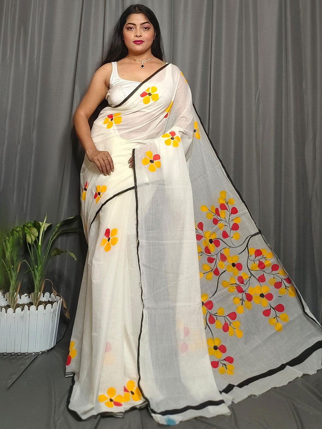 

Ruuprekha Floral Printed Pure Cotton Khadi Saree, White