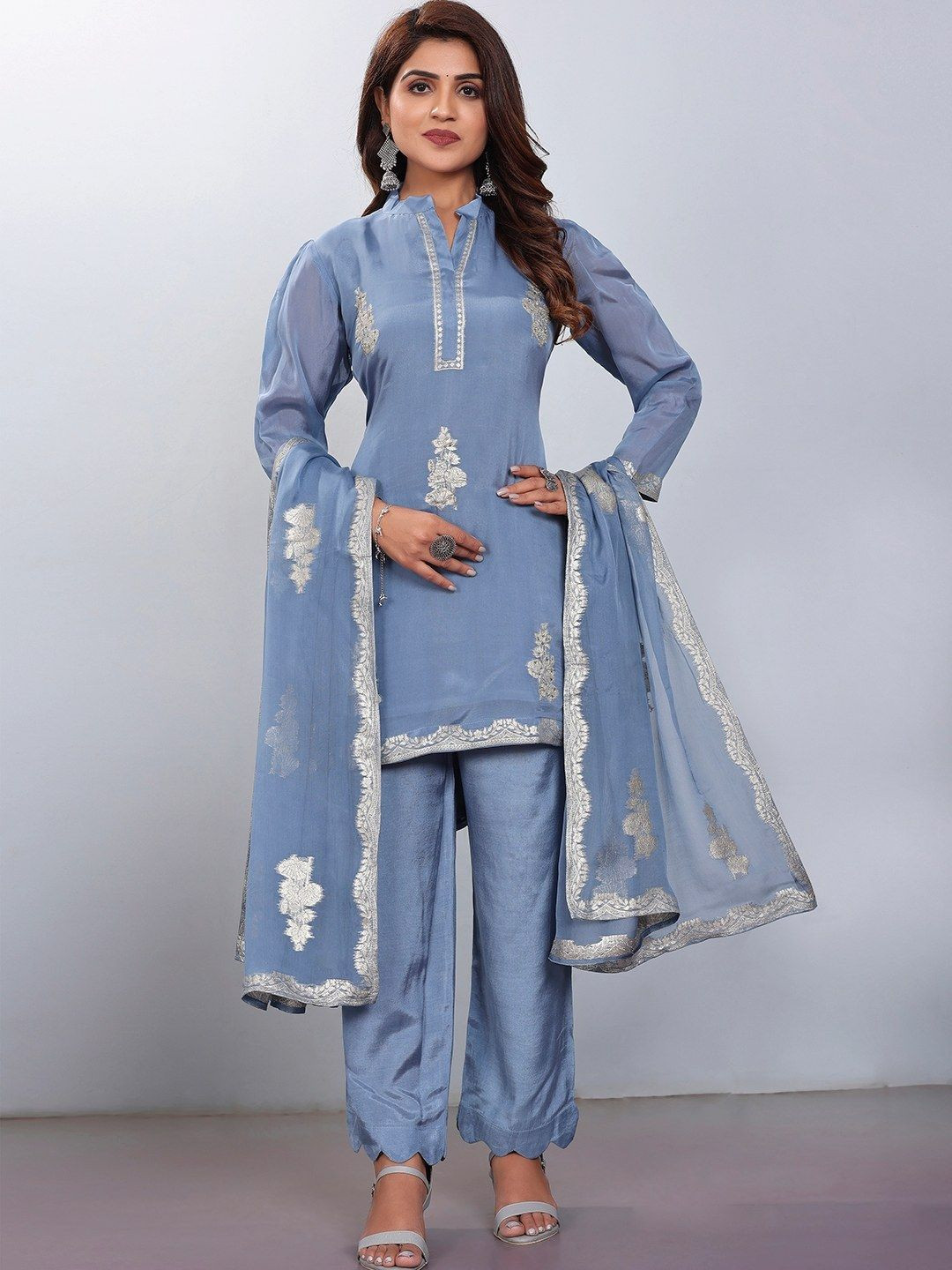

Krimmple Women Floral Embroidered Regular Thread Work Kurti with Pyjamas & With Dupatta, Blue