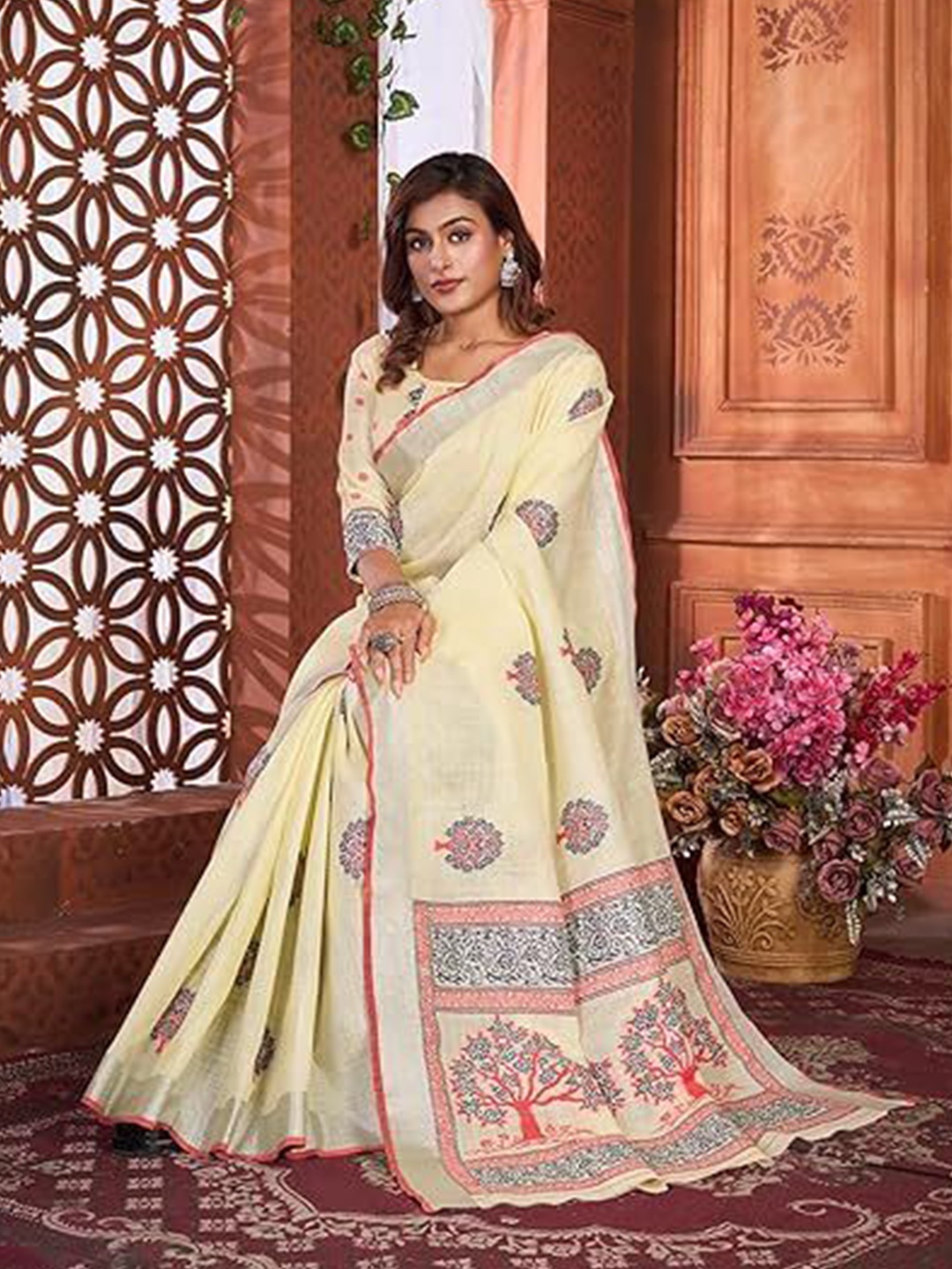 

NEGRONI Woven Design Zari Linen Blend Saree, Yellow