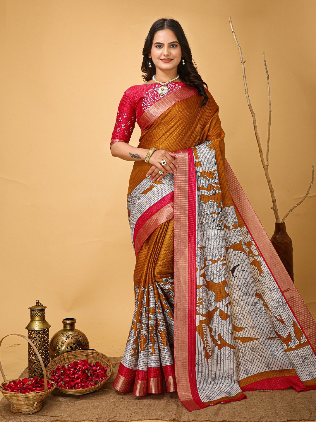 

LeeliPeeri Designer Kalamkari Printed Zari Saree, Gold