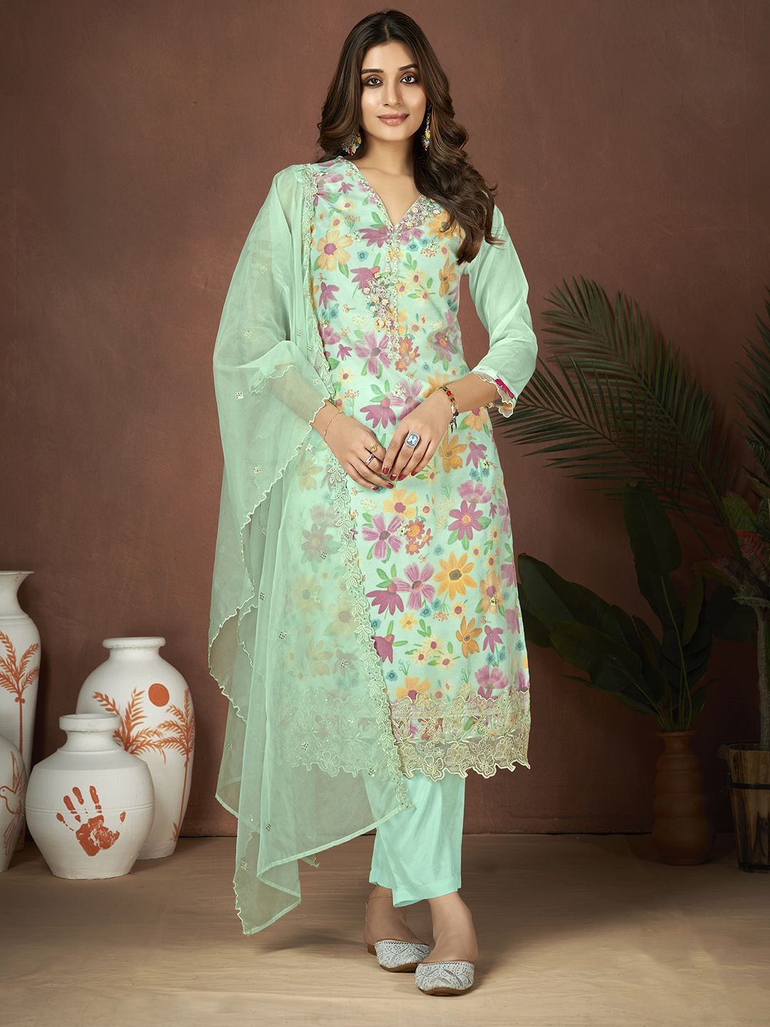 

Krimmple Women Floral Printed Regular Kurta with Trousers & With Dupatta, Green
