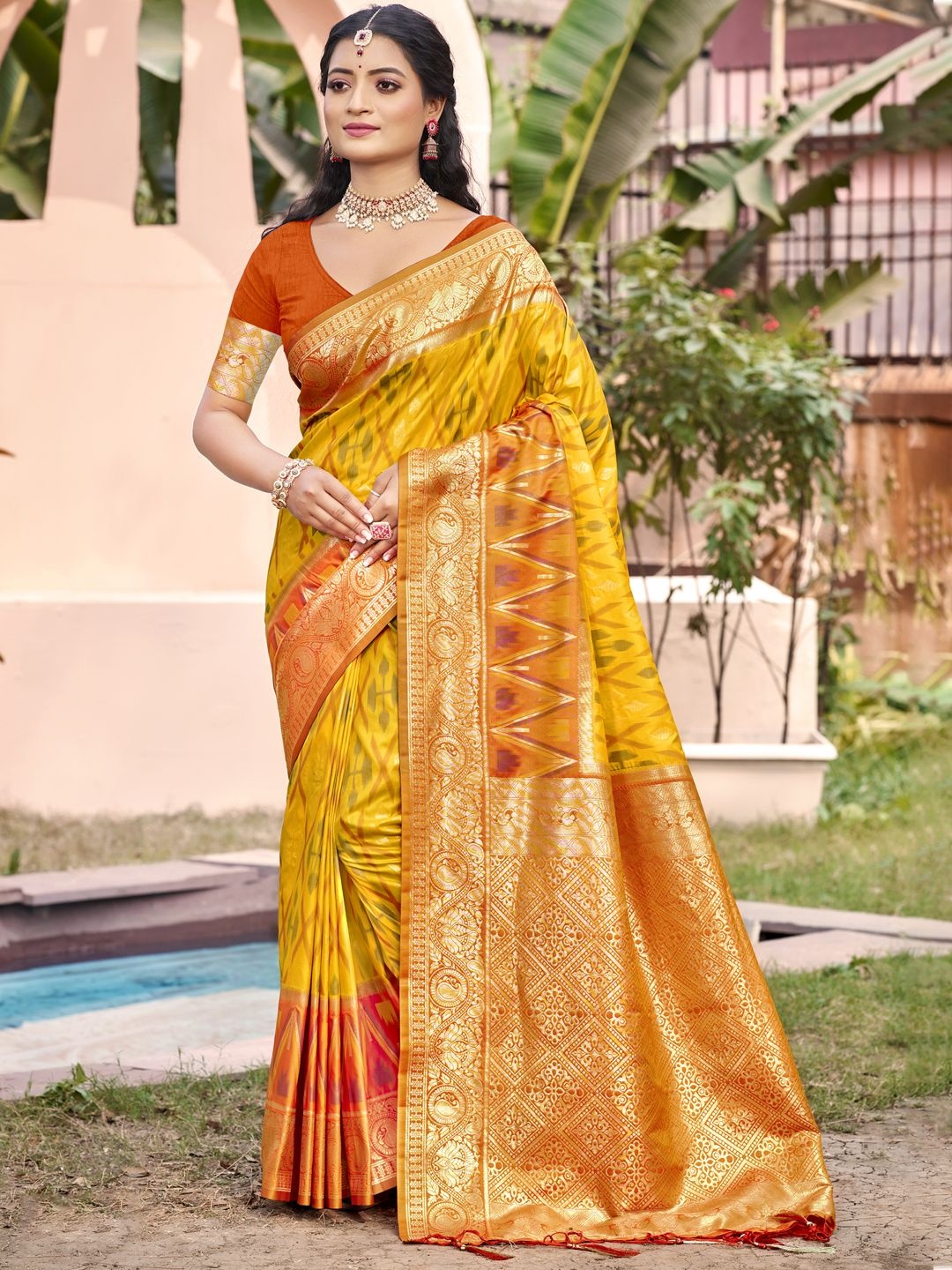 

SANGAM PRINTS Ethnic Motifs Zari Tussar Saree, Yellow