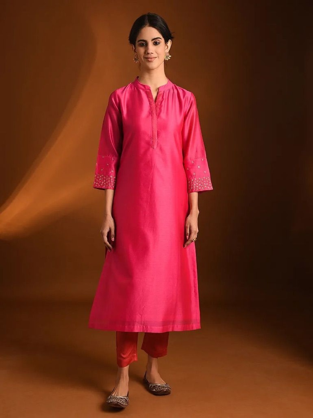 

SMRITI GUPTA Mandarin Collar Sequins Chanderi Cotton Straight Kurta, Fuchsia