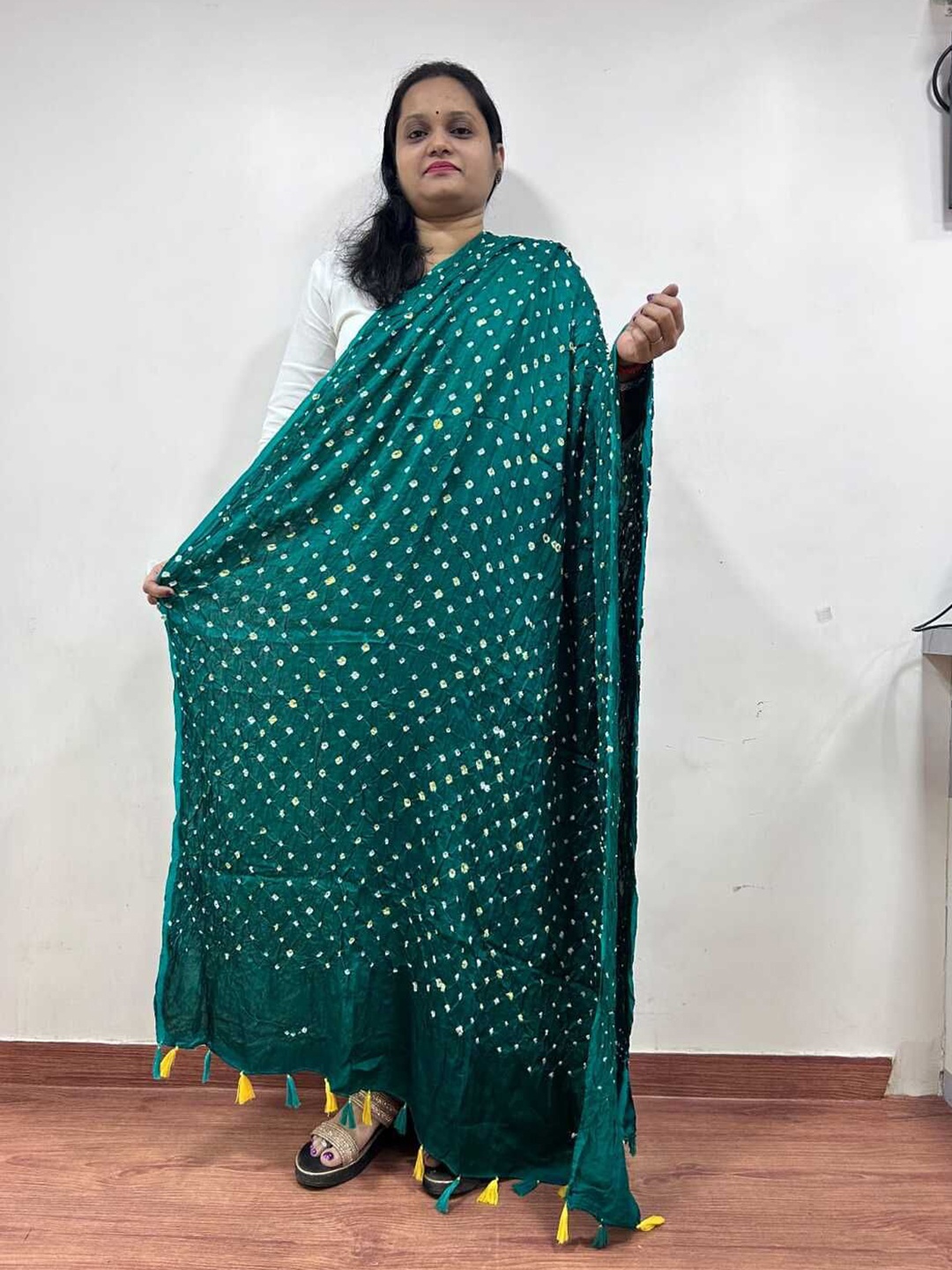 

BOMBAY BUTA Bandhani Printed Cotton Dupatta, Green