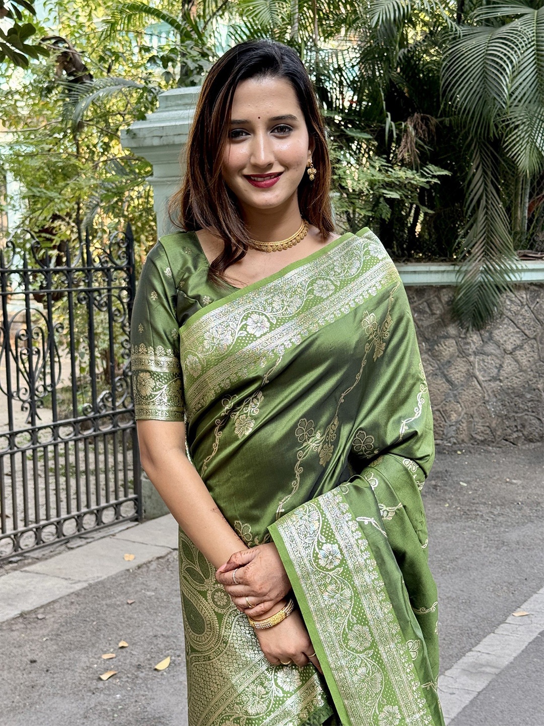 

LeeliPeeri Designer Warli Zari Silk Blend Banarasi Saree, Green