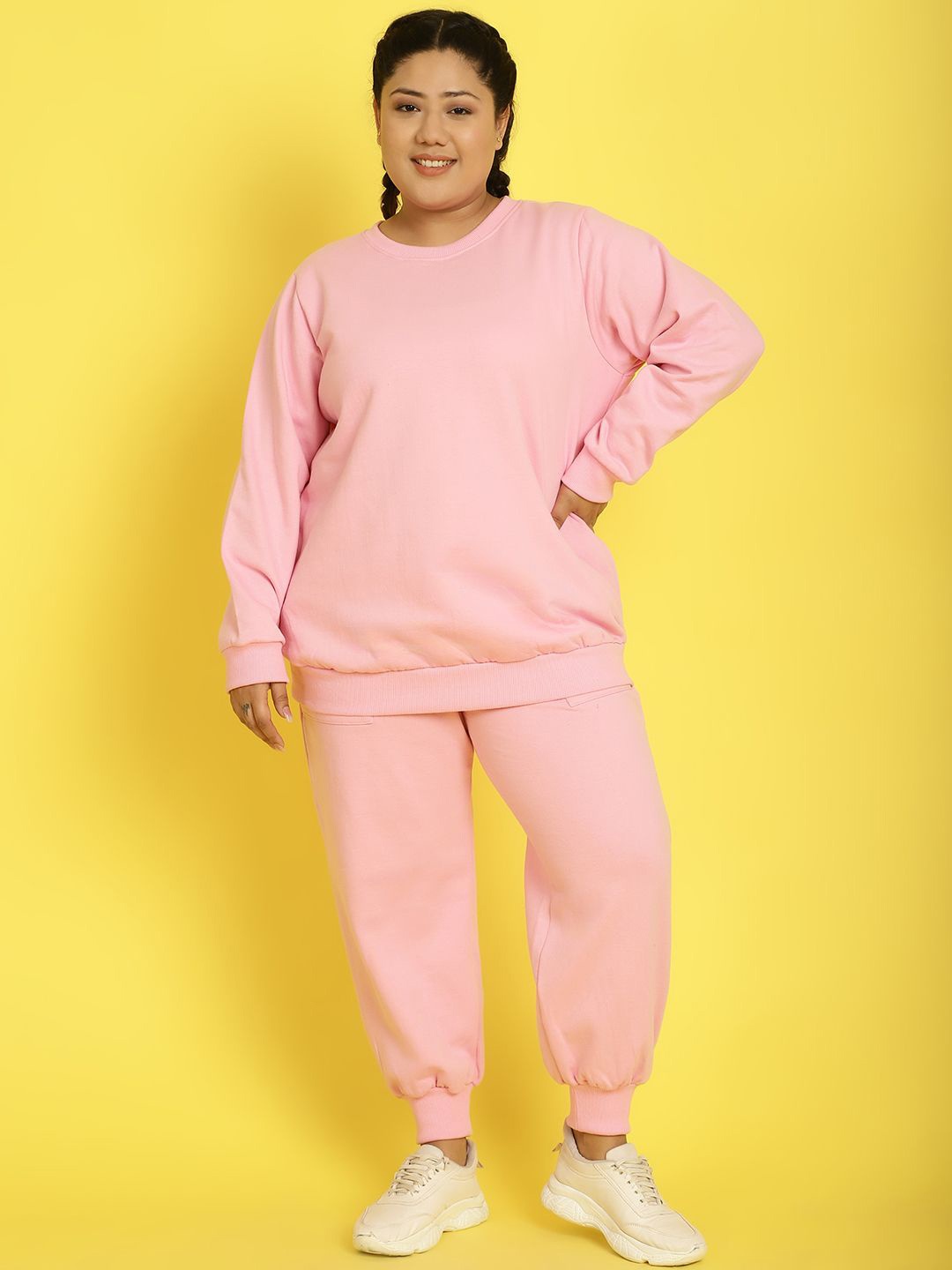 

theRebelinme Round Neck Sweatshirt With Jogger, Pink