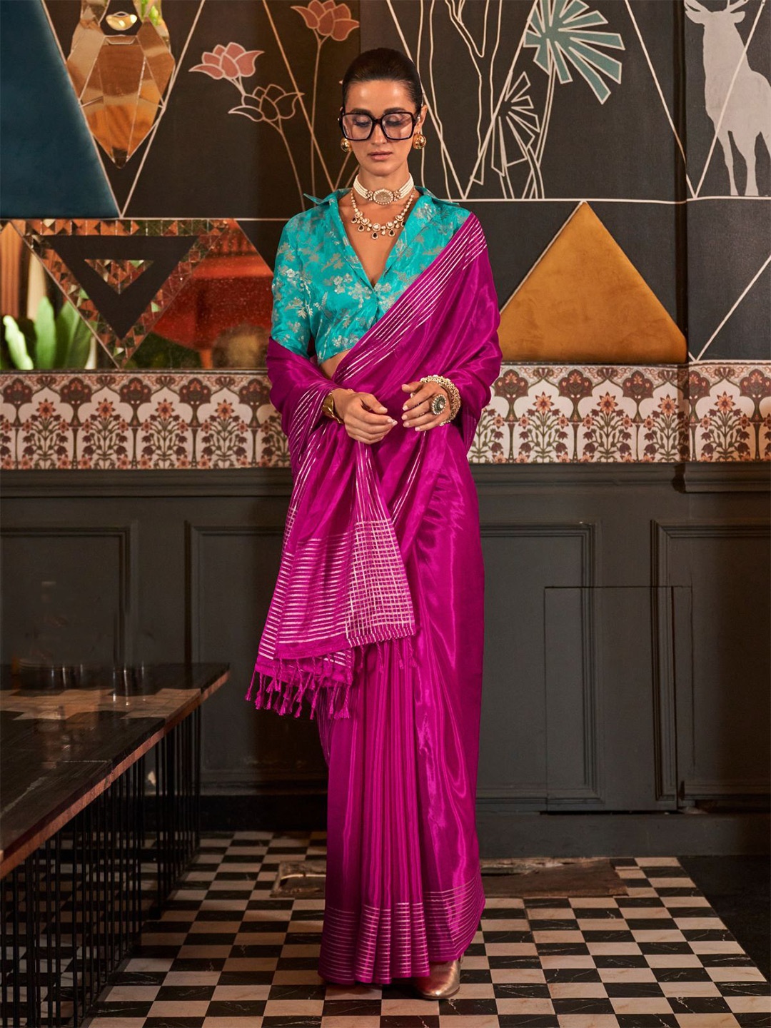 

ODETTE Striped Zari Saree, Pink